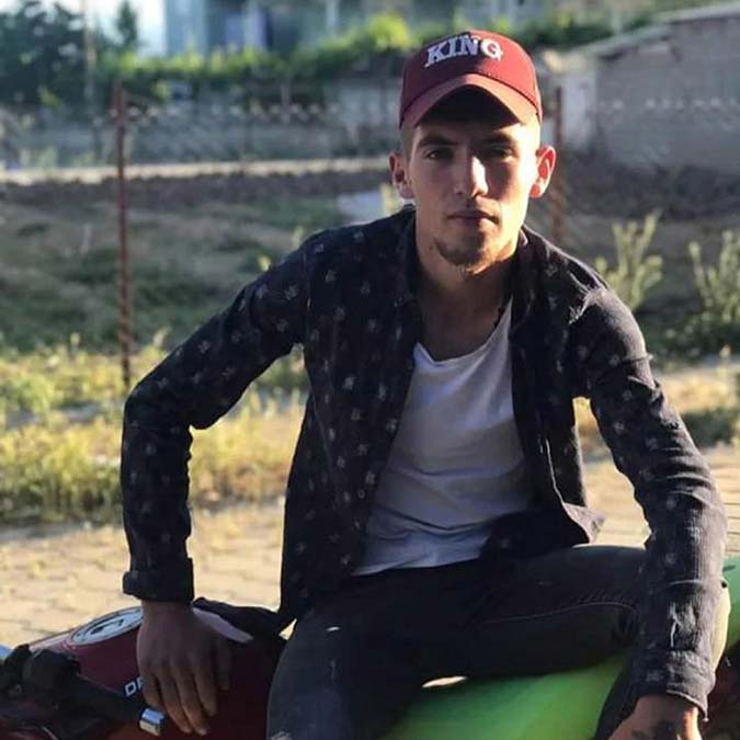 Denizli'nin Acıpayam ilçesinde öldürülüp, gömüldükleri belirtilen Kayıp İsmail ile Hasan'ın üzeri toprak ve kaya parçaları ile doldurulmuş su kuyusunda cesetleri bulundu.