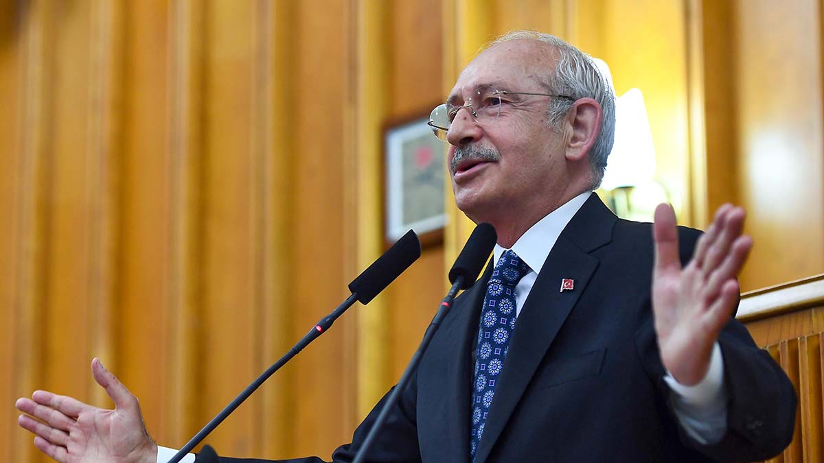Chp genel başkanı kemal kılıçdaroğlu, eski i̇stihbarat dairesi başkanı sabri uzun ve emekli emniyet müdürü hanefi avcı'nın rütbelerinin geri alınmasına yönelik kararla ilgili, 