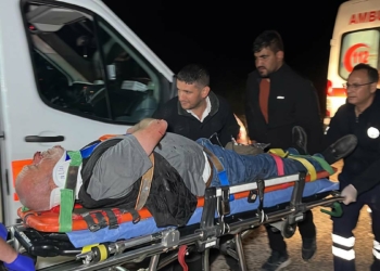 Kütahya'da otomobil yayalara çarptı