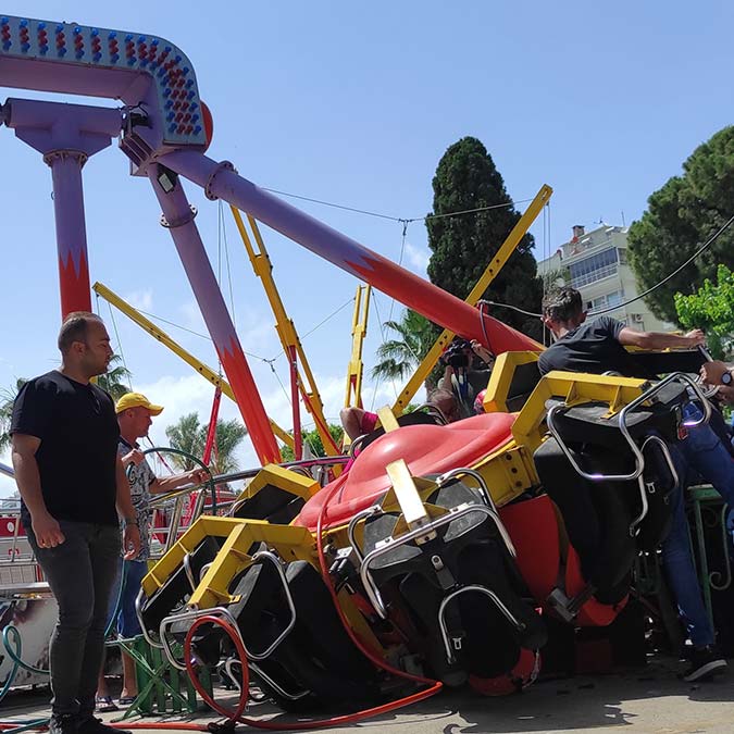 Lunapark kazası sonrası oyuncaklar kaldırılıyor