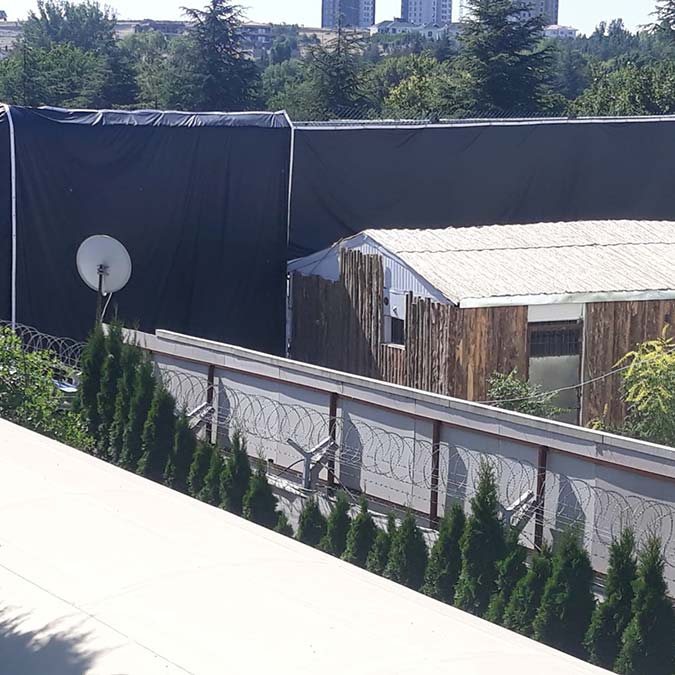 Mahalledeki hayvanat bahçesine yürütmeyi durdurma kararı