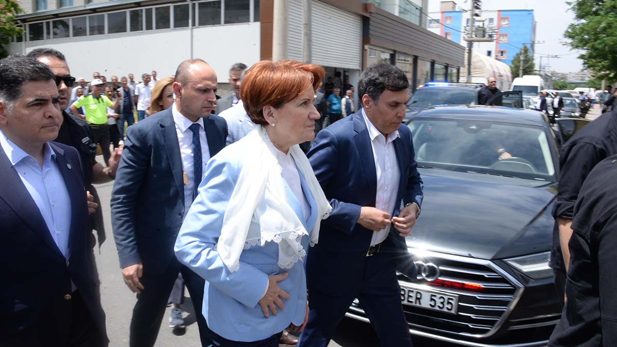 Meral Akşener Diyarbakır'da taziye ziyaretinde