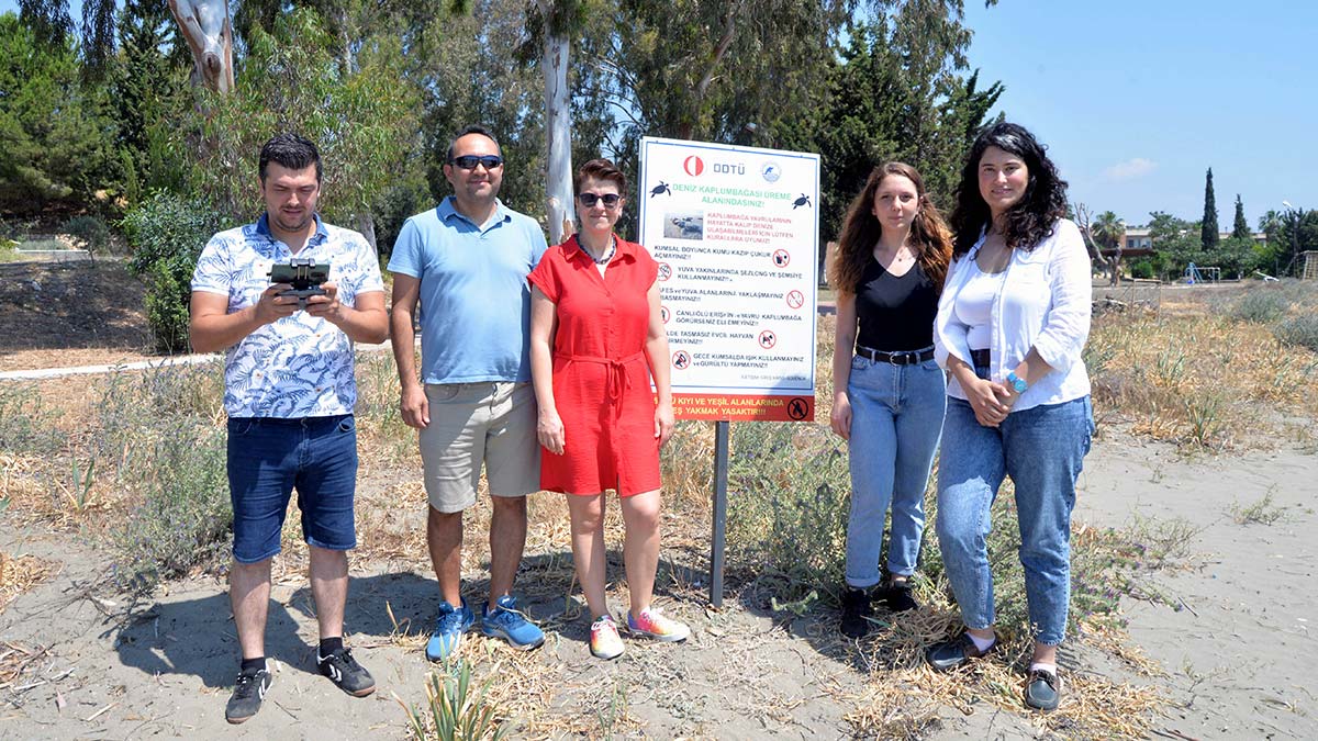 Mersin sahillerine yumurta bırakan nesli koruma altındaki caretta carettaların yuvaları dronla izleniyor.