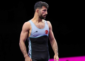 Milli güreşçi Murat Fırat'tan altın madalya