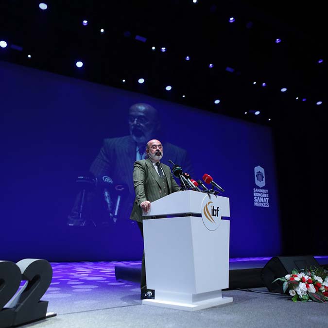 MÜSİAD IBF 2. Türk-Arap İş Zirvesi, bin 600'e yakın iş insanını Gaziantep'te bir araya getirdi. Program kapsamında gerçekleştirilen B2B görüşmeler, panel oturumlar, şehir tanıtımlar, ticaret fuarı ve iş toplantılarında yatırım ve ticaret fırsatları kapsamlı şekilde ele alındı.