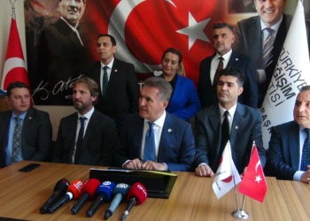 Siyasi partiler hükümete tam yetki versin