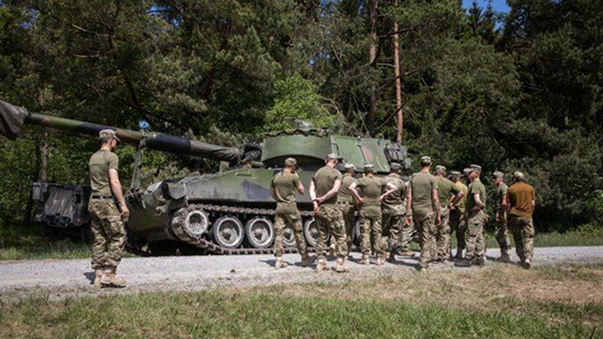 Ukrayna ordusuna 22 adet M109 obüs bağışlandı