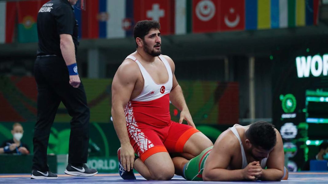 Osman Yıldırım Akdeniz Oyunları'nda altın madalya kazandı