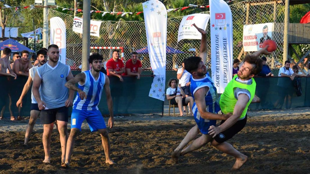 Köyceğiz'de Plaj Hentbol turnuvası