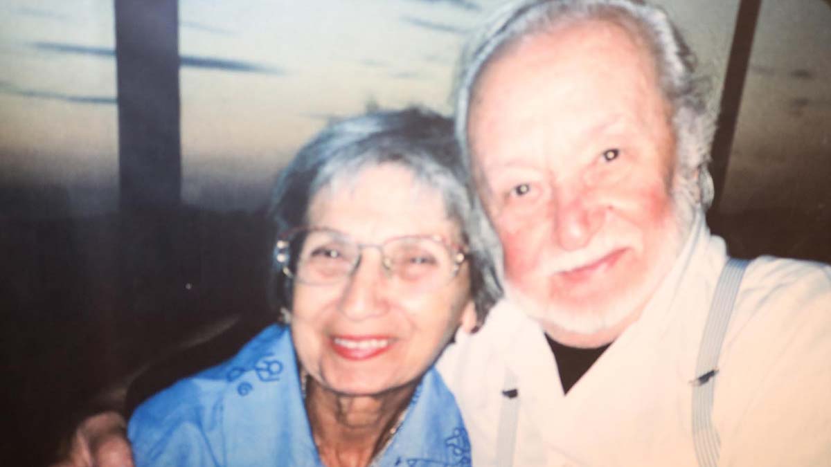 İzmir'in Foça ilçesinde 2010 yılında hayatını kaybeden ressam Ferruh Başağa'nın atölye olarak da kullandığı ev, düzenlenen törenle 'Ferruh Başağa Anı Evi' olarak açıldı.