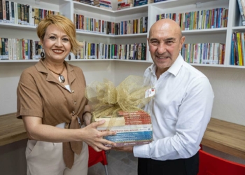 Tunç Soyer'e kütüphane teşekkürü
