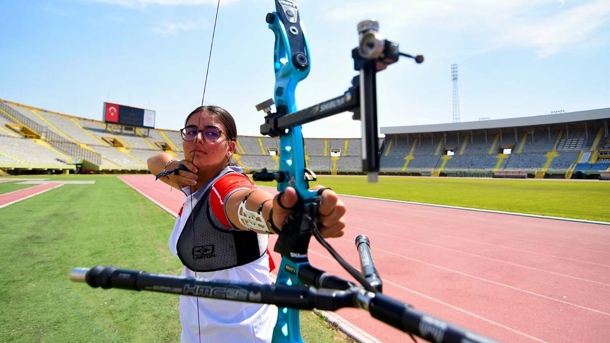 Okçu Sıla'nın hedefi olimpiyatlar