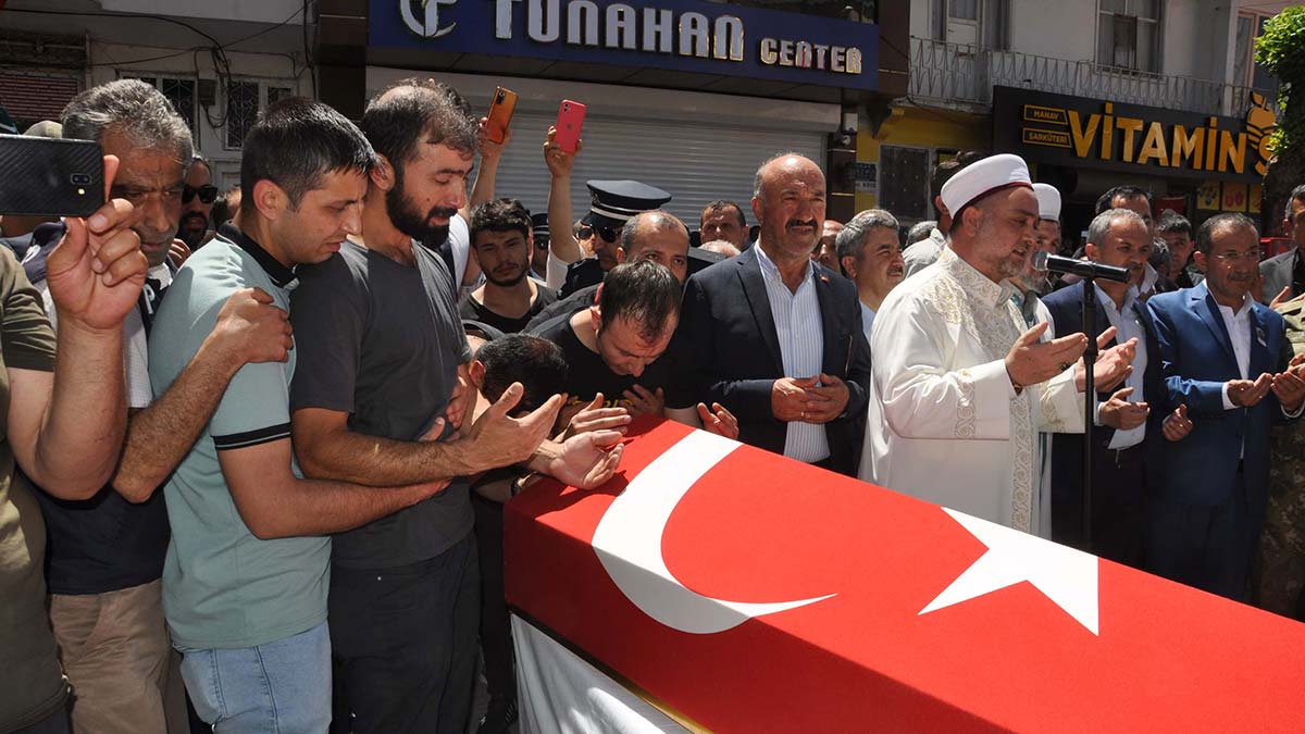 Şehit Er Fuat Özer Adıyaman'da toprağa verildi