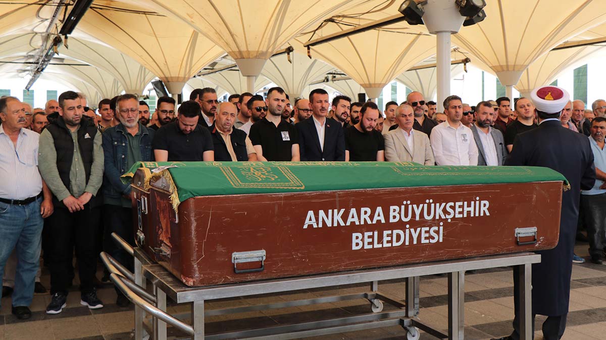 Sele kapılan arıcı Ramazan Gök toprağa verildi