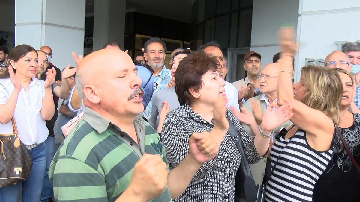 senyurt Belediyesi önünde eylem