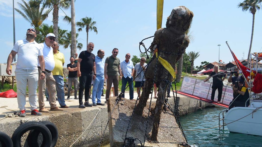 Su altı müzesindeki heykeller çıkarıldı
