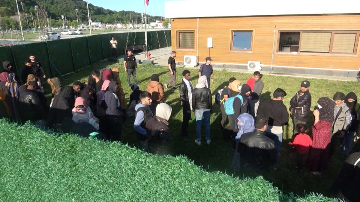 Şile açıklarındaki teknede 59 kaçak göçmen yakalandı