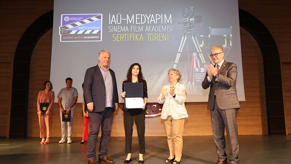 İstanbul Aydın Üniversitesi ve Medyapım iş birliğiyle öğrencilere yönelik düzenlenen Sinema Film Akademisi tamamlandı. 