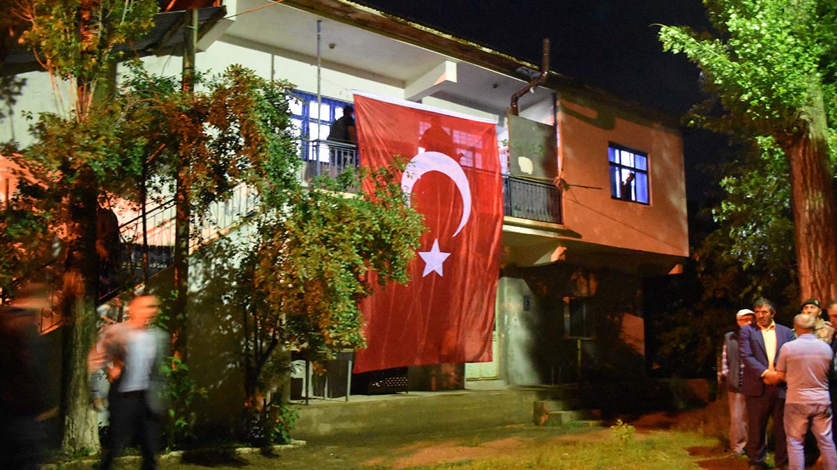 Şehit Ömer Yıldırım'ın acı haberi baba evine ulaştı