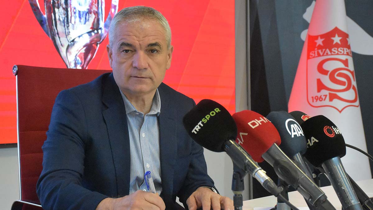 Sivasspor Rıza Çalımbay ile sözleşme yeniledi