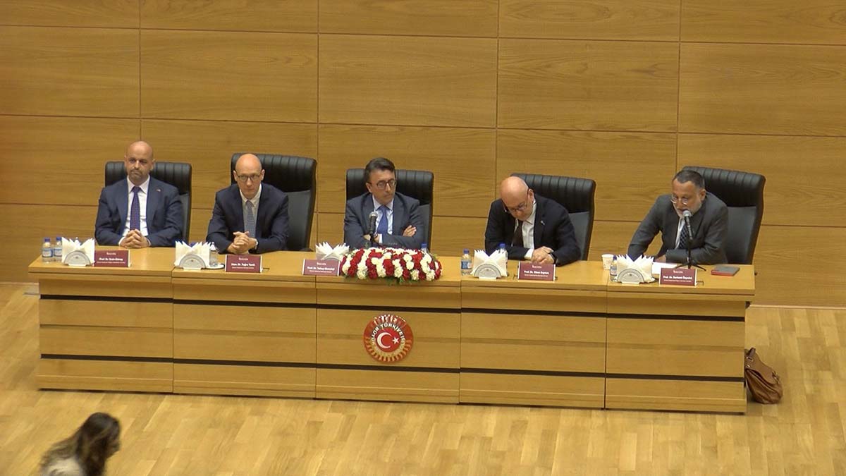 Covid-19'un Vücudumuza Etkileri paneli düzenlendi