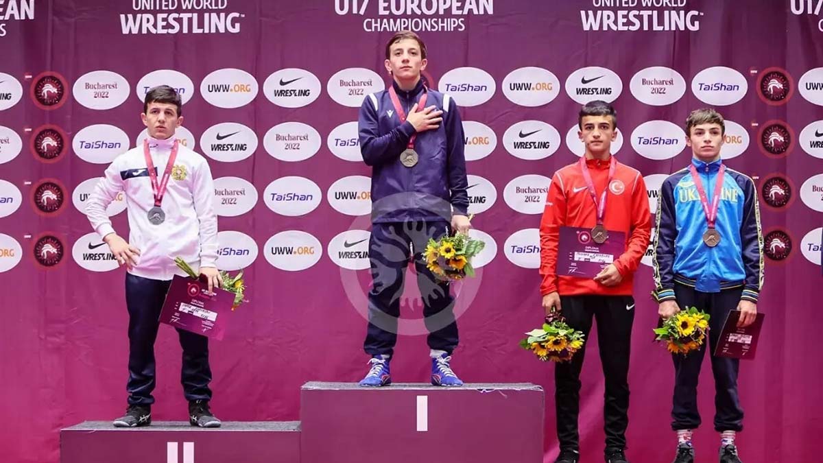 U17 Avrupa Güreş Şampiyonası'nda 15 madalya