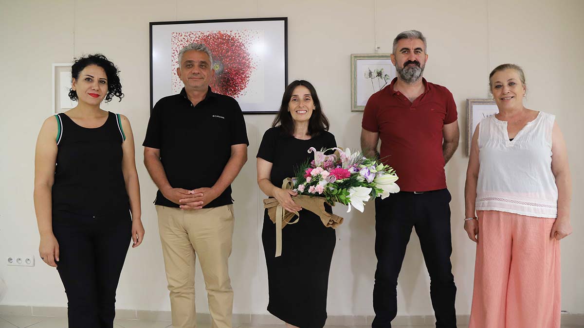 Bir Nefes Çiçek sergisi açıldı