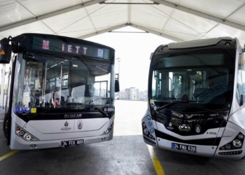100 yeni metrobüsün hizmete alım töreni yapıldı