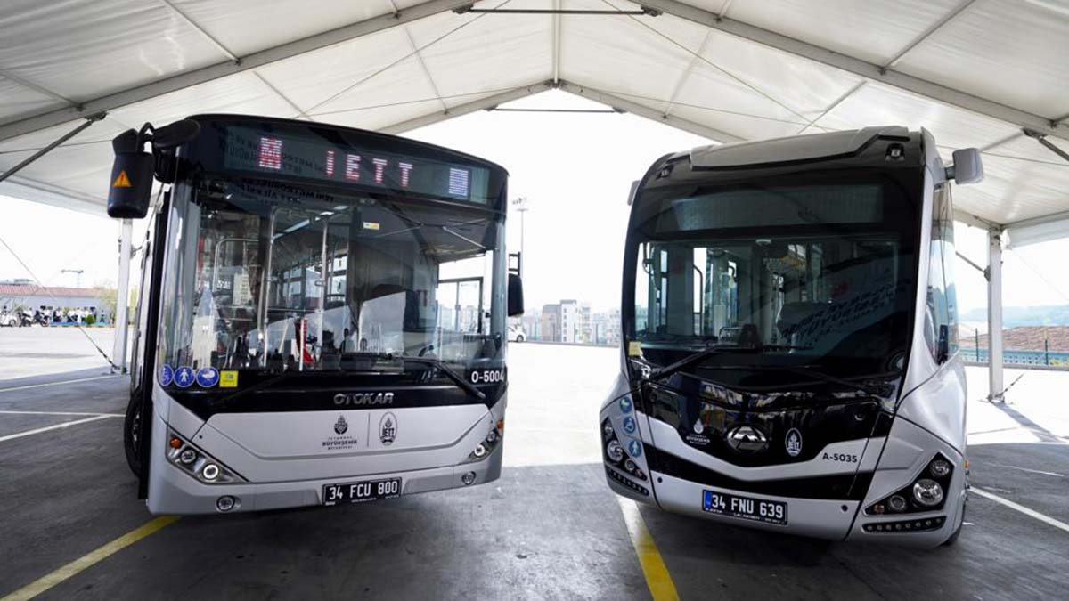 100 yeni metrobüsün hizmete alım töreni yapıldı