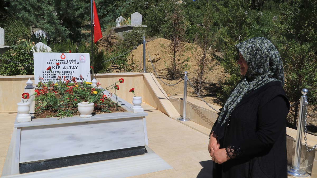 15 Temmuz şehidinin eşi: Gelecek gibi bekliyoruz