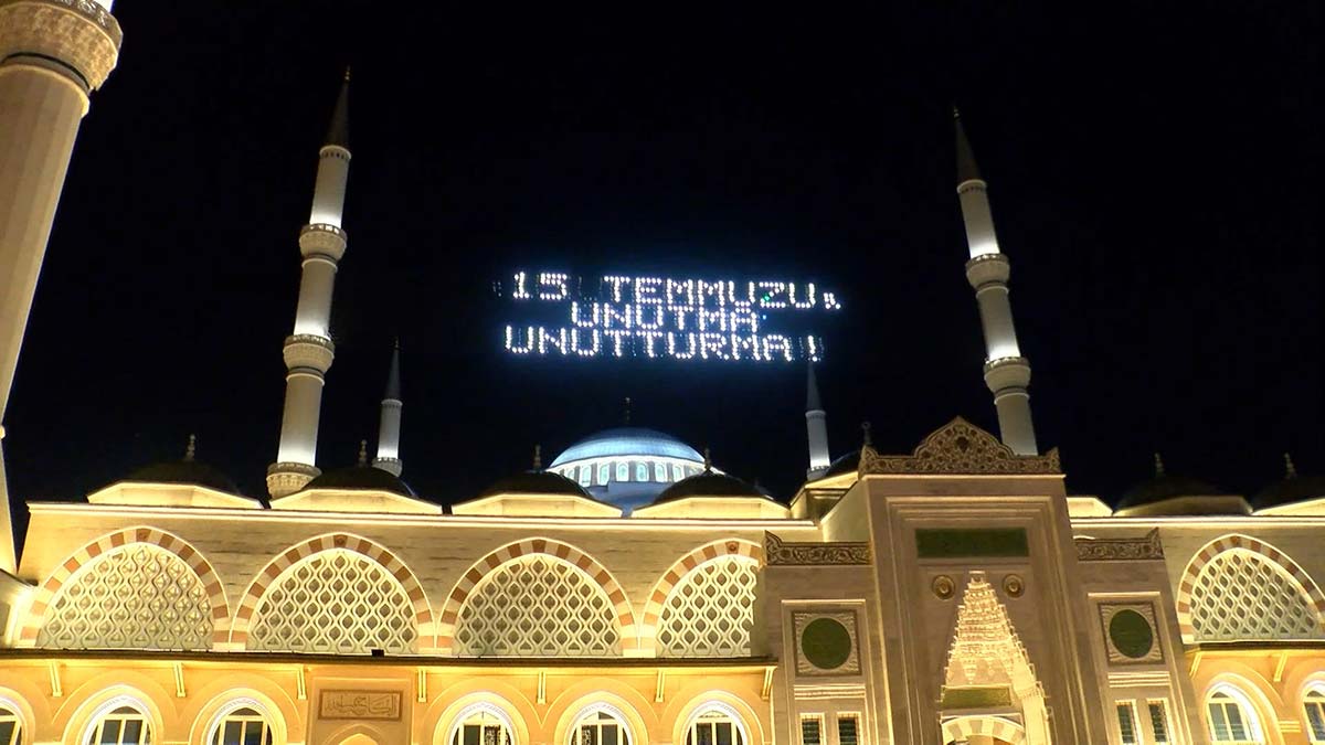 15 Temmuz şehitleri için 81 ilde sela okundu