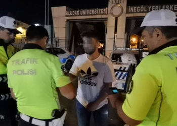 16 yaşındaki Enes polislerin üzerine araç sürdü