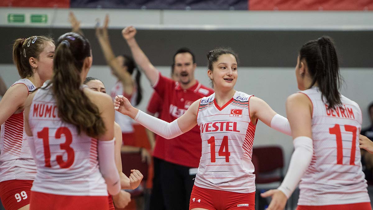 17 Yaş Altı Kız Milli Takımı Avrupa ikincisi oldu