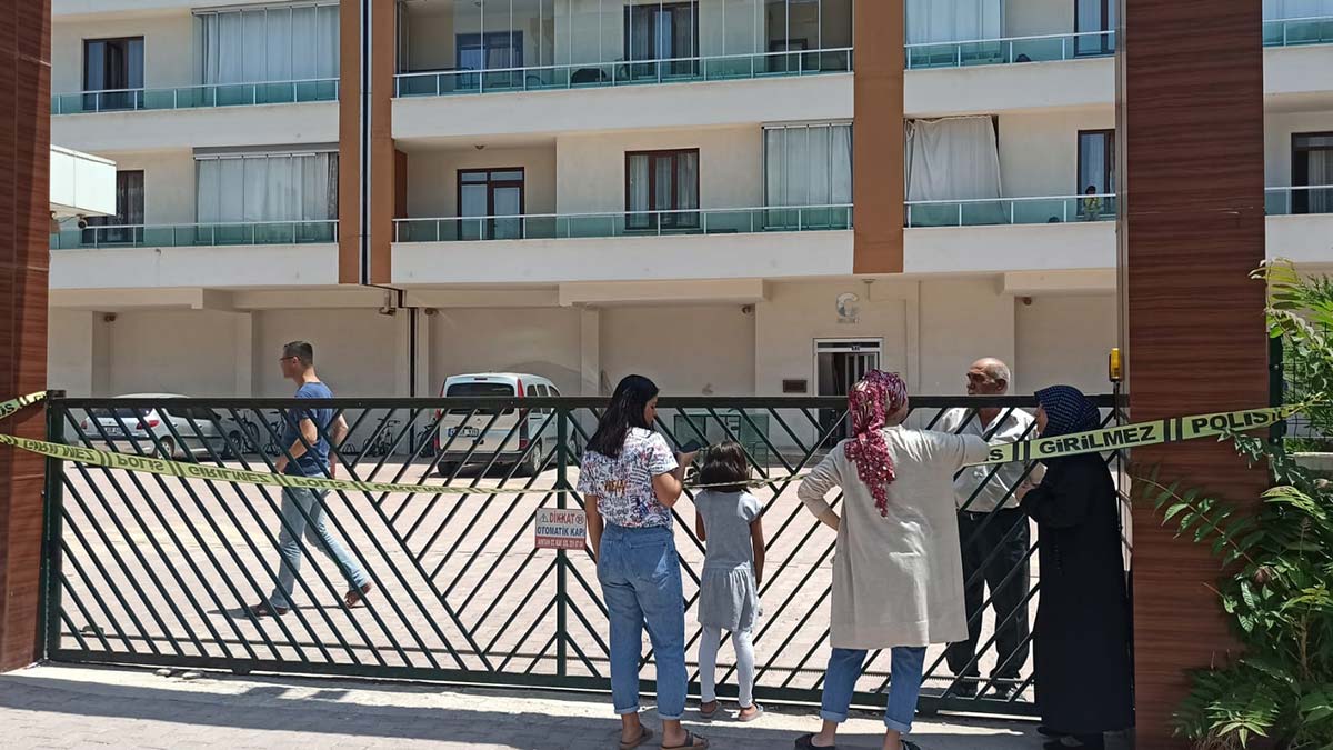 2 günlük eşini öldürdü