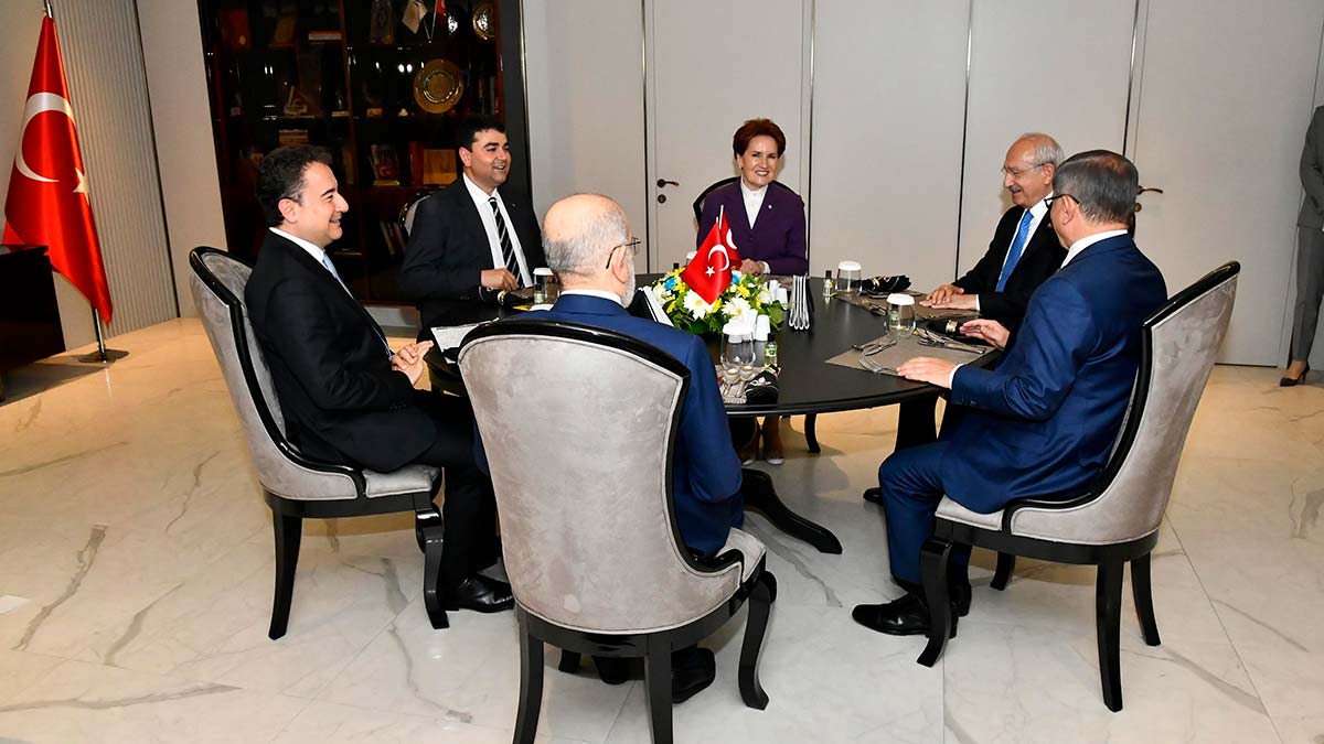 İYİ Parti Genel Merkezi'nde 6 muhalefet partisi liderinin 5. toplantısı sona erdi. Altı siyasi parti genel başkanından ortak açıklama geldi.