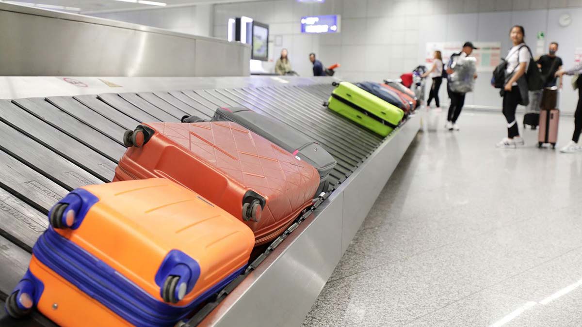 Almanya'da kaybolmaya karşı renkli valiz tavsiyesi