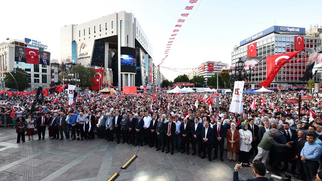 Ankara 15 Temmuz'u Kızılay'da andı