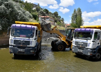 Ankara Çayı'nda kurban atığı ve çöp temizliği