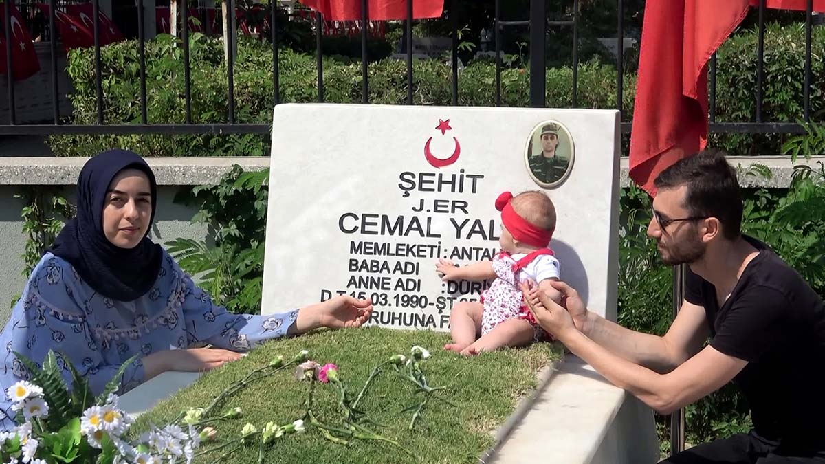 Antalyalılar Garnizon Şehitliği'ni doldurdu