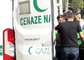 Avukat, kavgada araya giren arkadaşını öldürdü