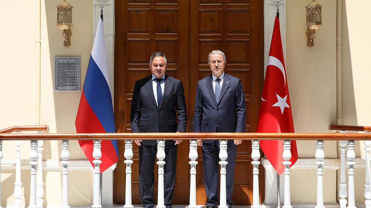 Bakan Akar, Rusya Savunma Bakanı ile görüştü