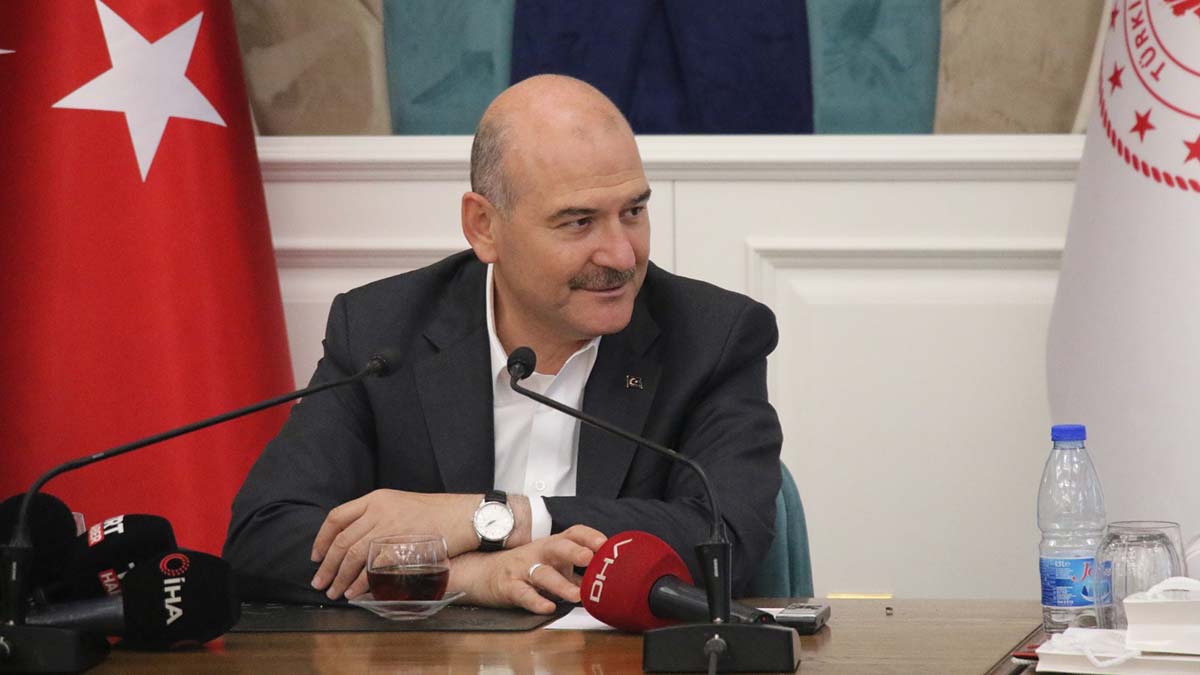 Bakan Soylu Suriyeli öğrencilere hitap etti