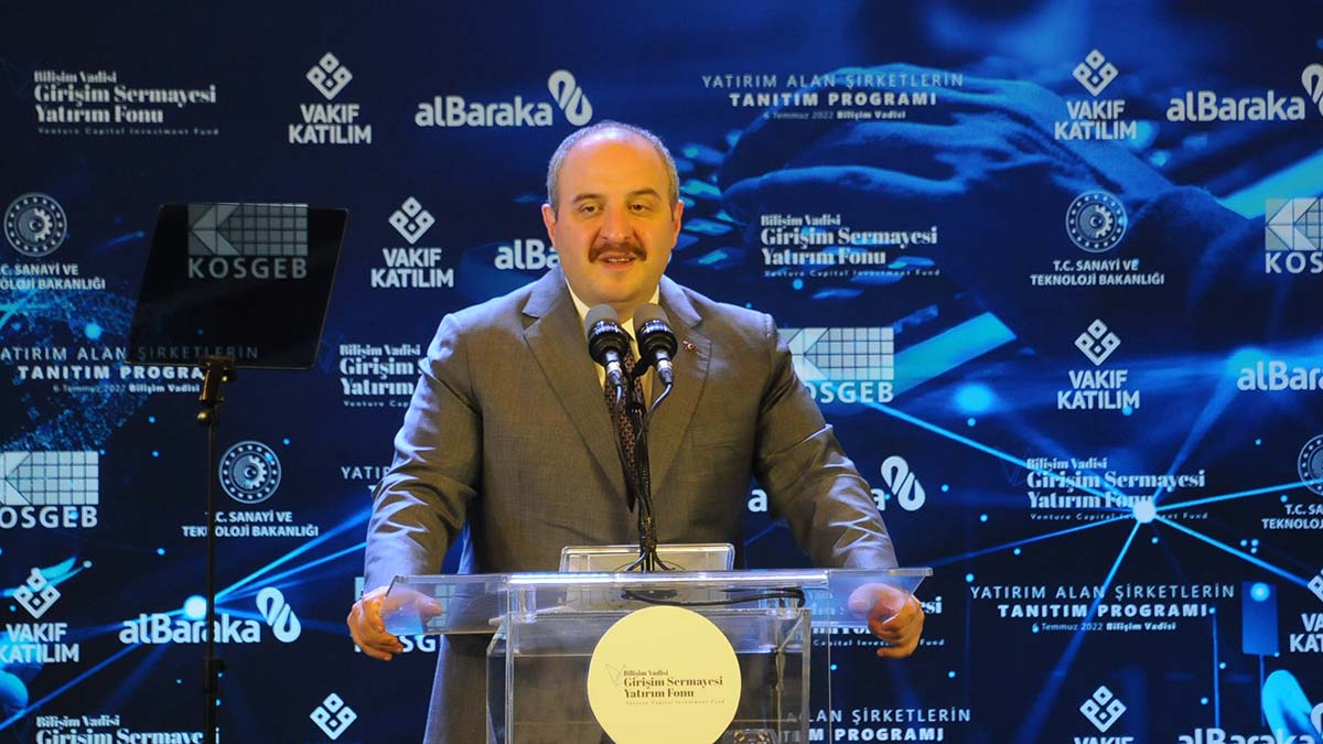 Bakan Varank'tan TOGG'u eleştirenlere tepki