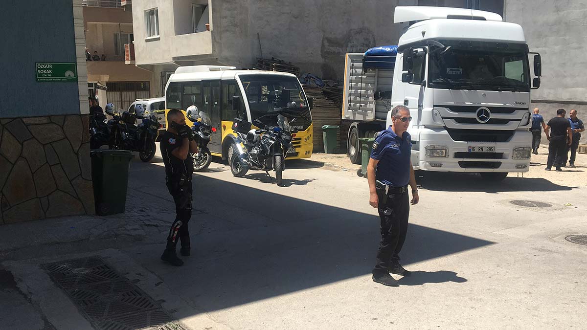 Bursa'da silahlı saldırı; 3 yaralı