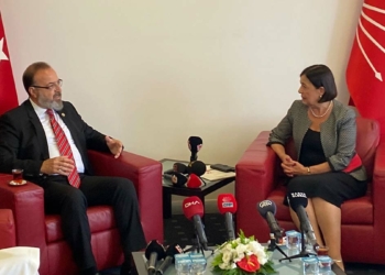 CHP ve AK Parti bayramlaşmasında EYT tartışması