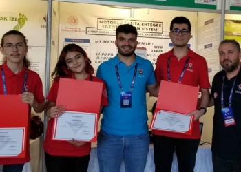 Çiğli Fen Lisesi öğrencilerinden büyük başarı