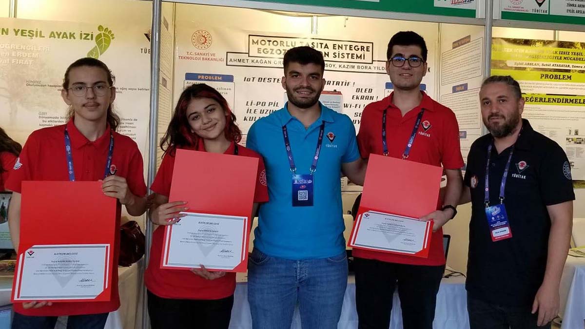 Çiğli Fen Lisesi öğrencilerinden büyük başarı