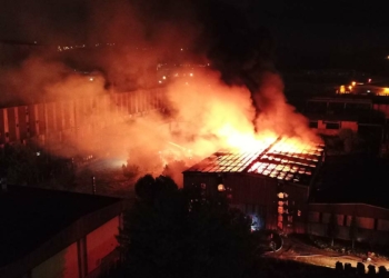Demir döküm fabrikasında patlama sonrası yangın