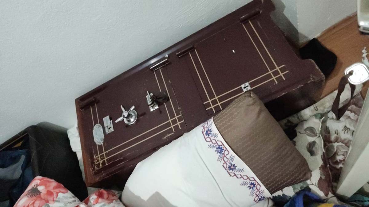 Düğüne giden akrabalarının evini soydular