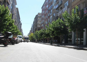 Elazığ'da hava sıcaklığı 39 dereceyi gördü
